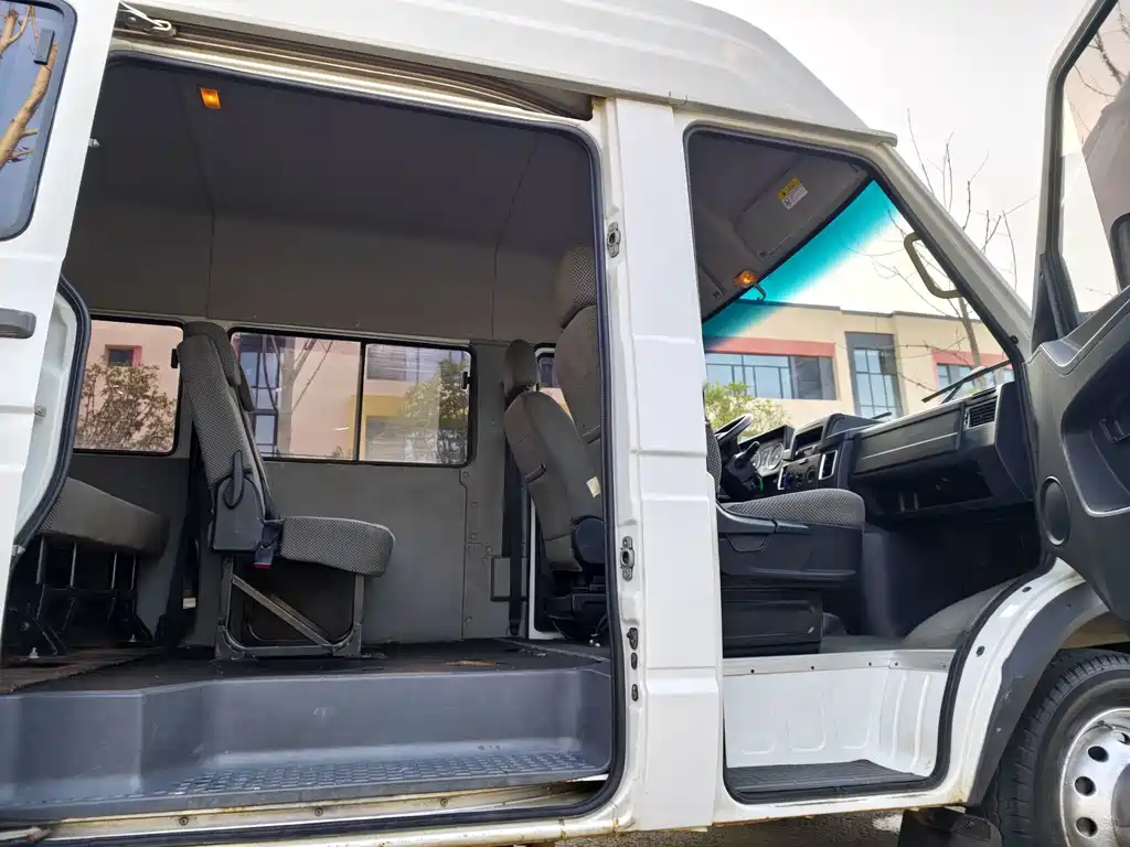IVECO Daily — миниатюра 10