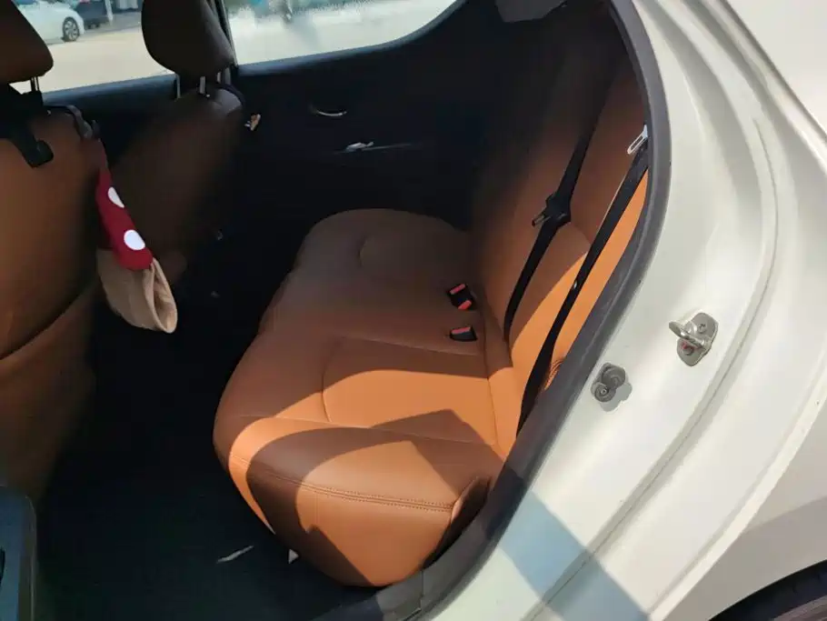 Nissan Bluebird — миниатюра 11