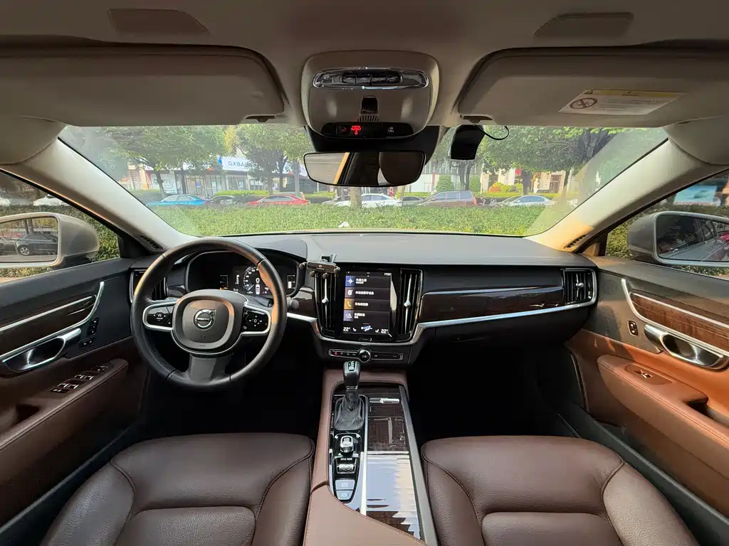 Volvo S90 — миниатюра 15