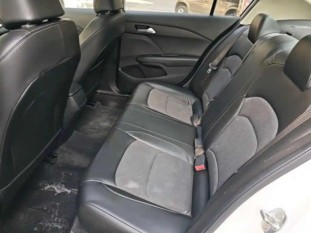 Chevrolet Cavalier — миниатюра 17