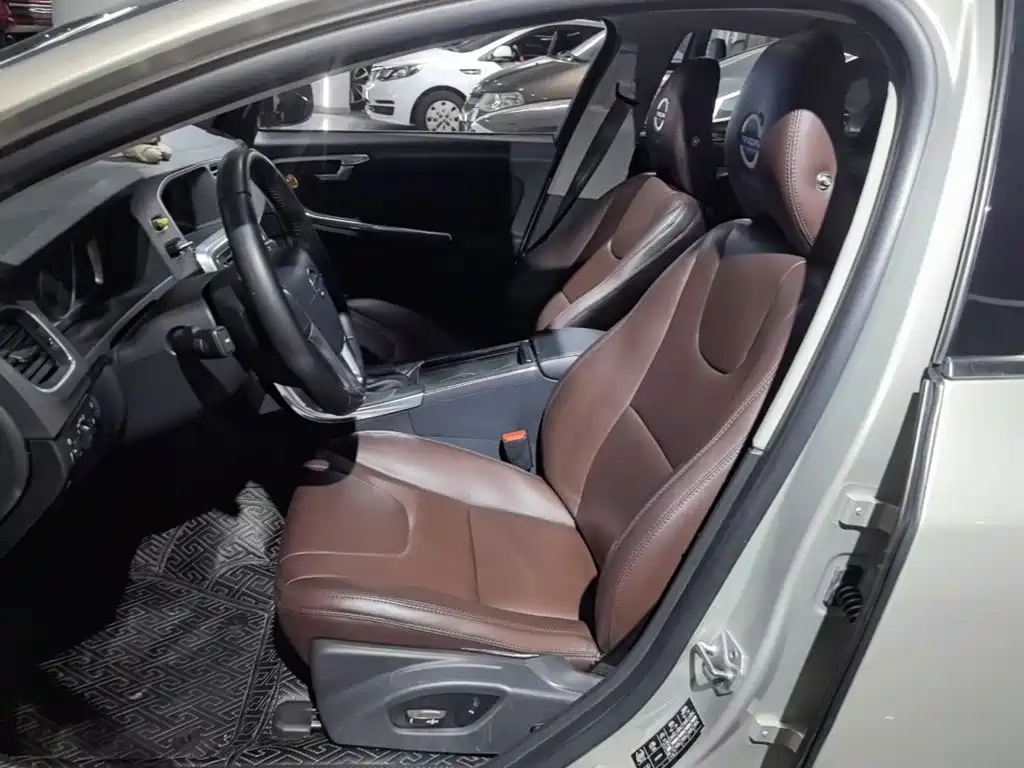 Volvo S60 — миниатюра 15