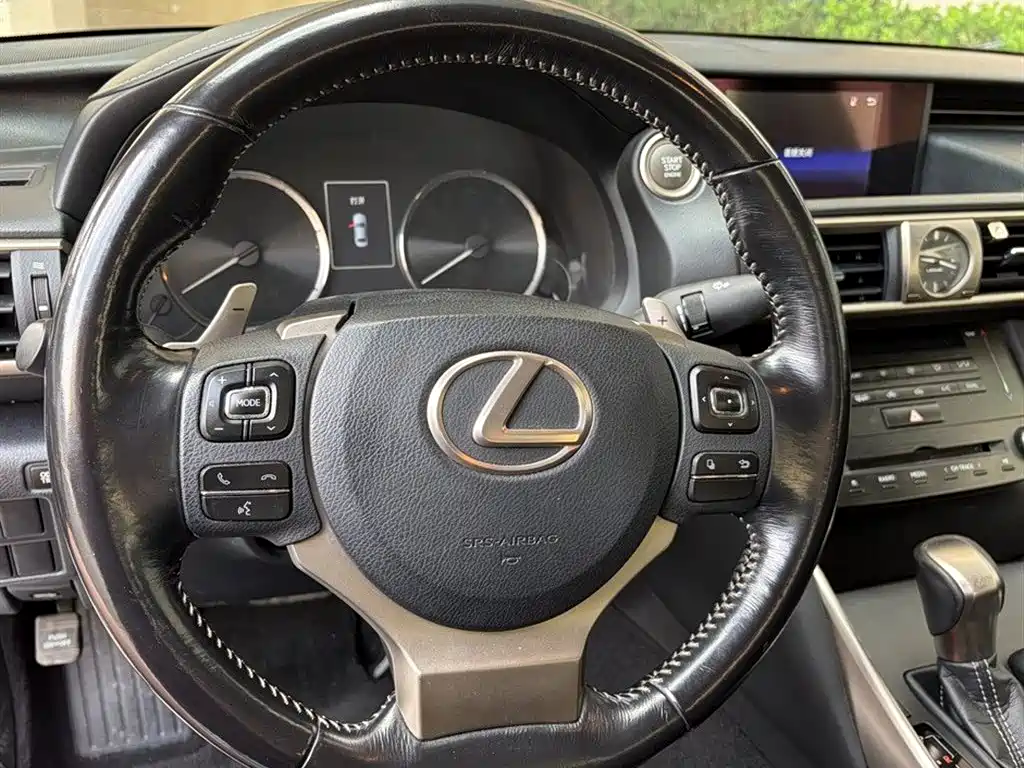 Lexus IS — миниатюра 7
