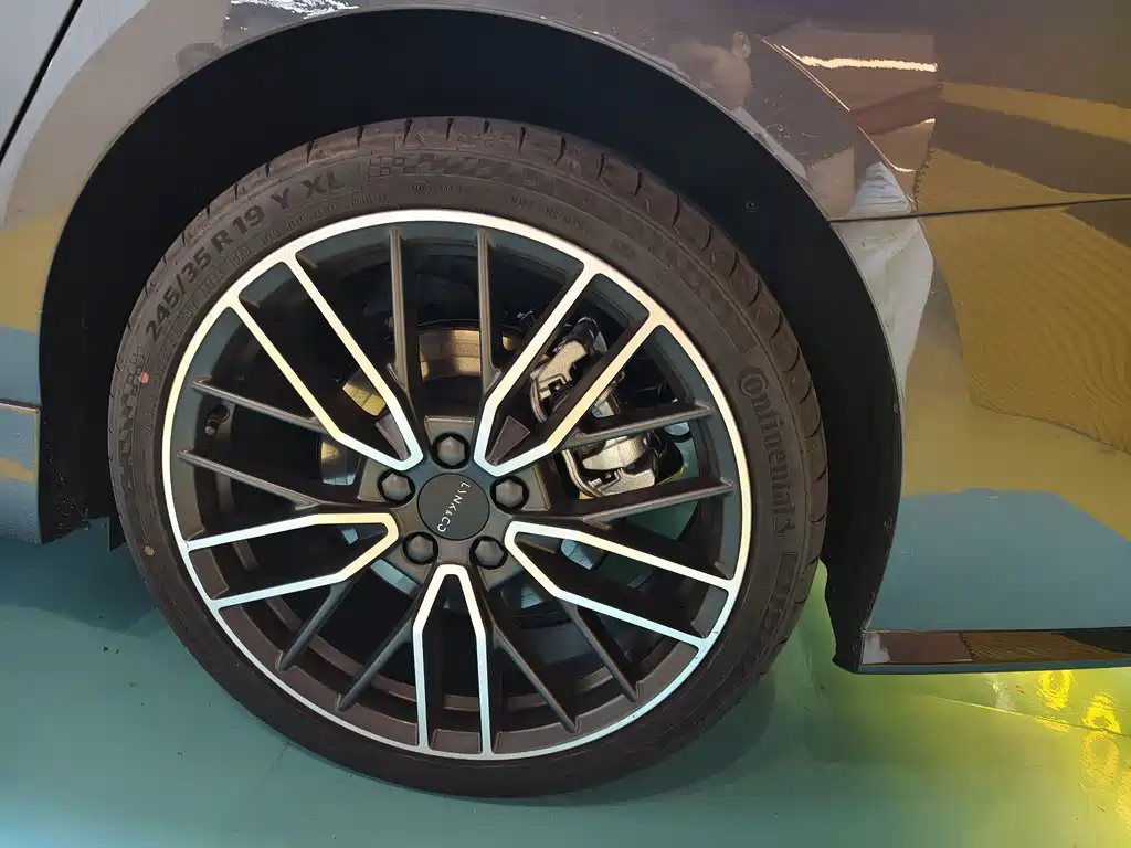 Lynk & Co 03 — миниатюра 13