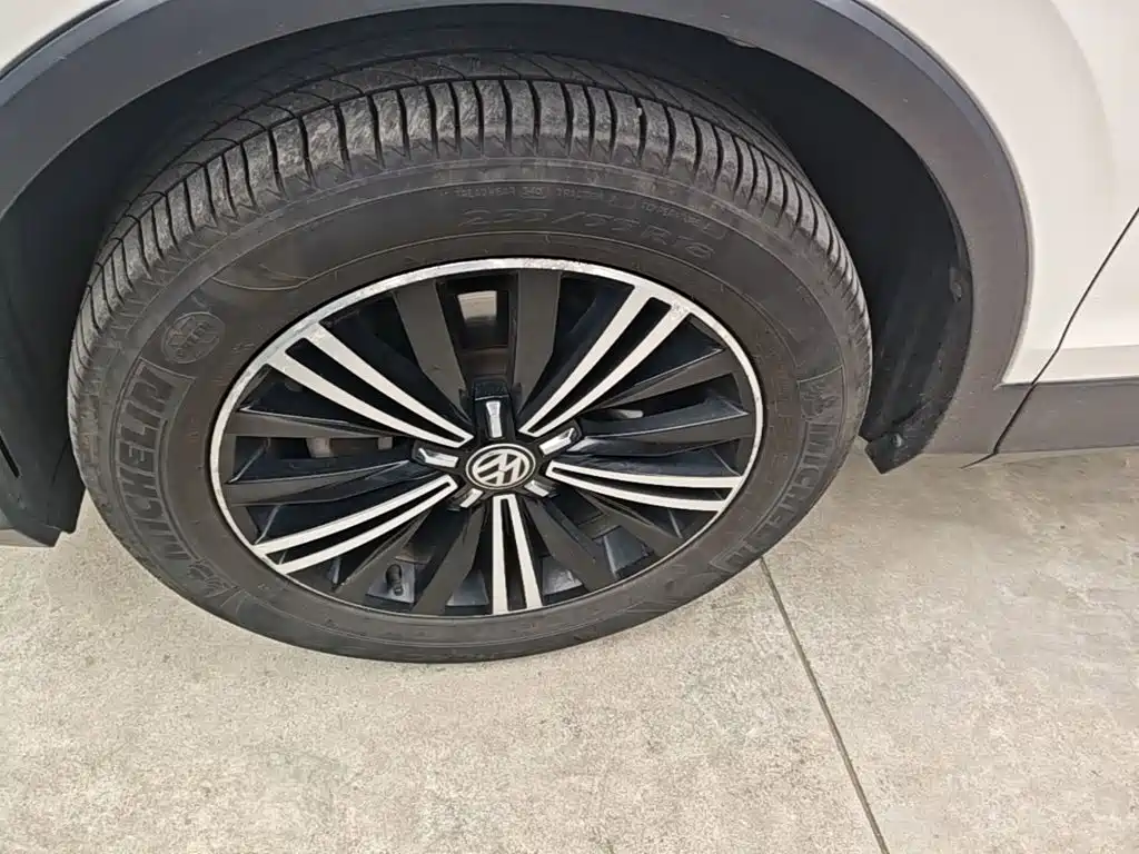 Volkswagen Tiguan L — миниатюра 23