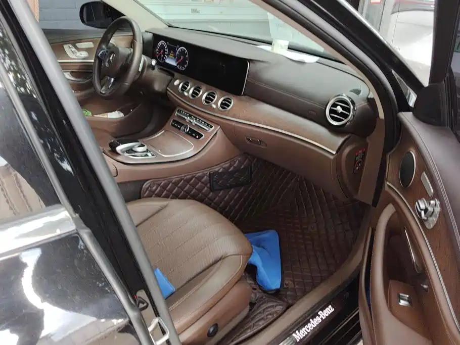 Mercedes-Benz E-Class — миниатюра 8