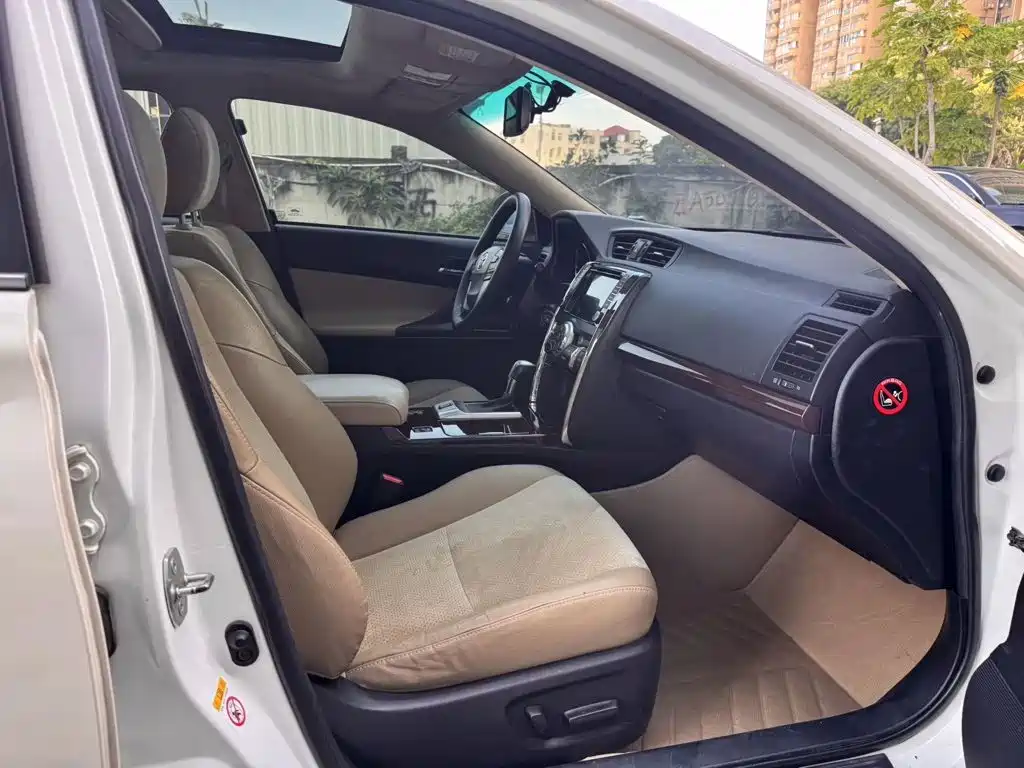 Toyota Reiz — миниатюра 9