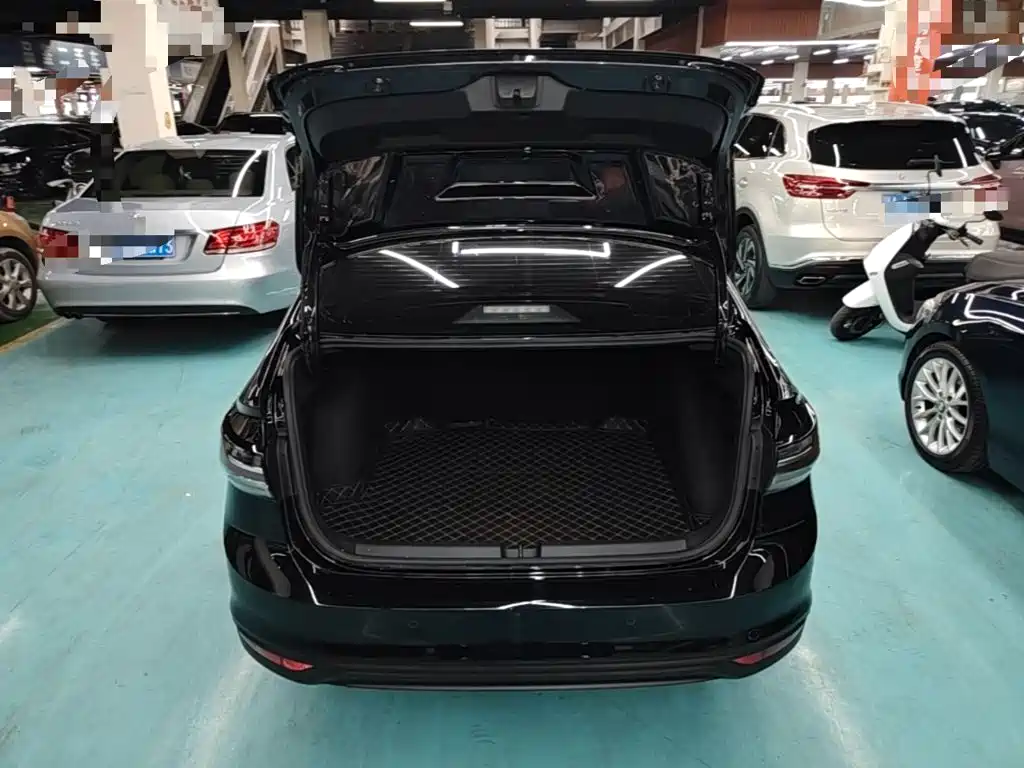 Volkswagen Lavida — миниатюра 19