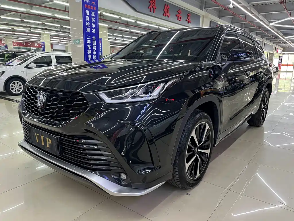 Toyota Crown Kluger 2023