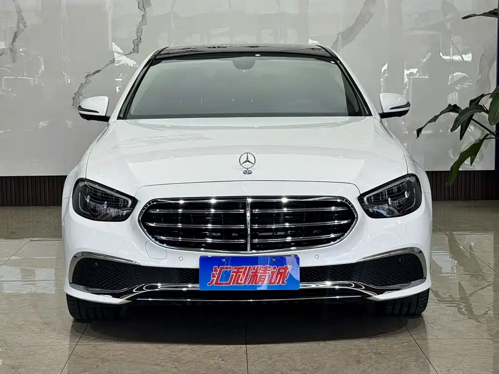 Mercedes-Benz E-Class — миниатюра 2