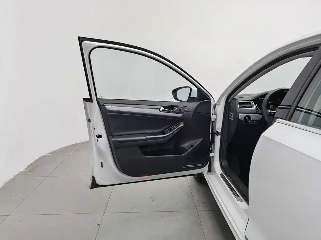 Volkswagen Sagitar — миниатюра 8