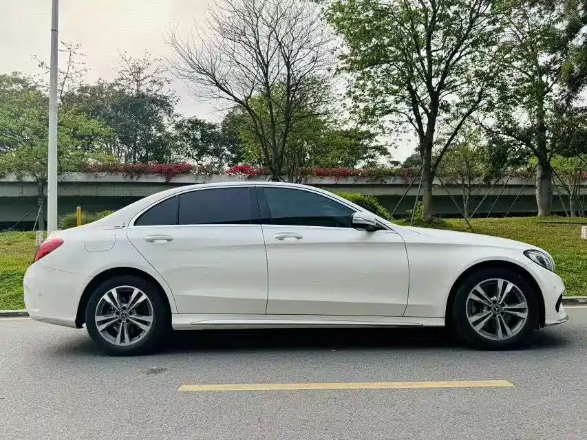 Mercedes-Benz C-Class — миниатюра 4
