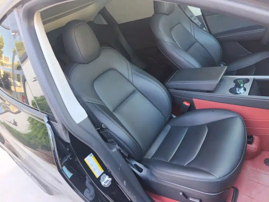 Tesla Model Y — миниатюра 25