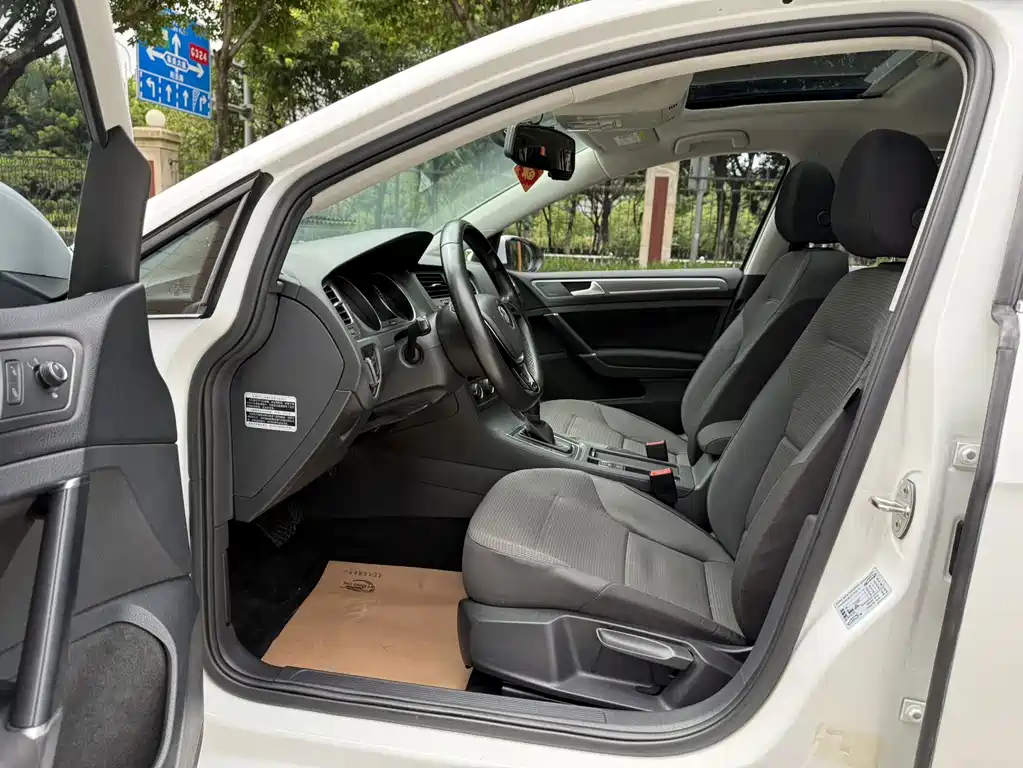 Volkswagen Golf — миниатюра 11