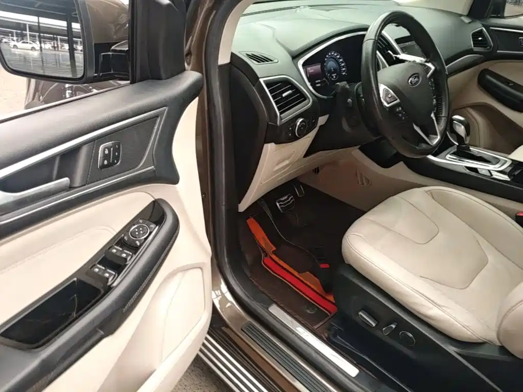 Ford Edge — миниатюра 16