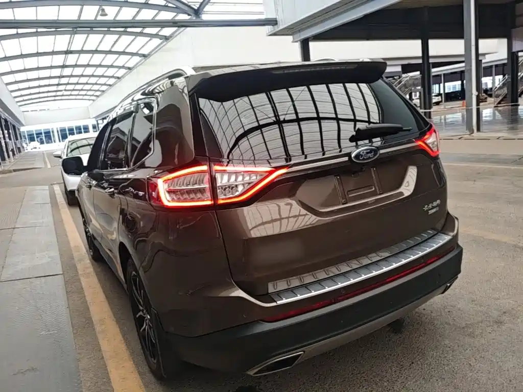 Ford Edge — миниатюра 5