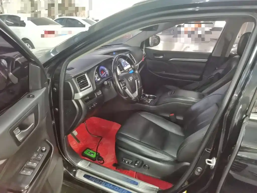 Toyota Highlander — миниатюра 16