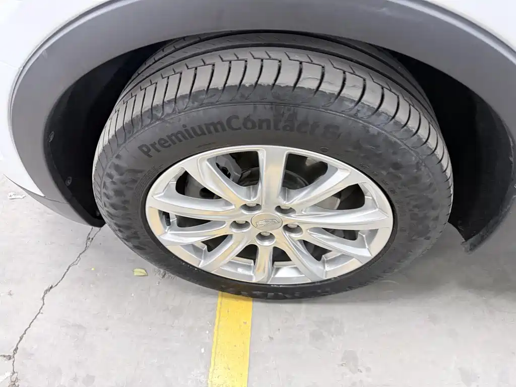 Cadillac XT4 - фото 7
