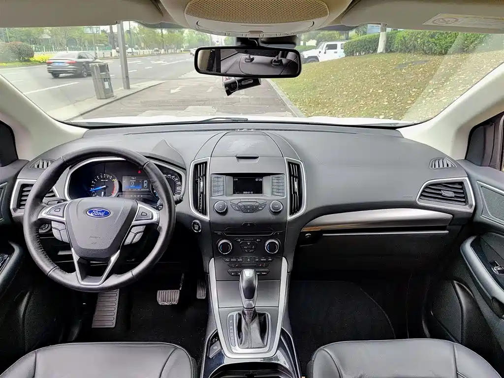 Ford Edge 2016 EcoBoost 245 7 мест
