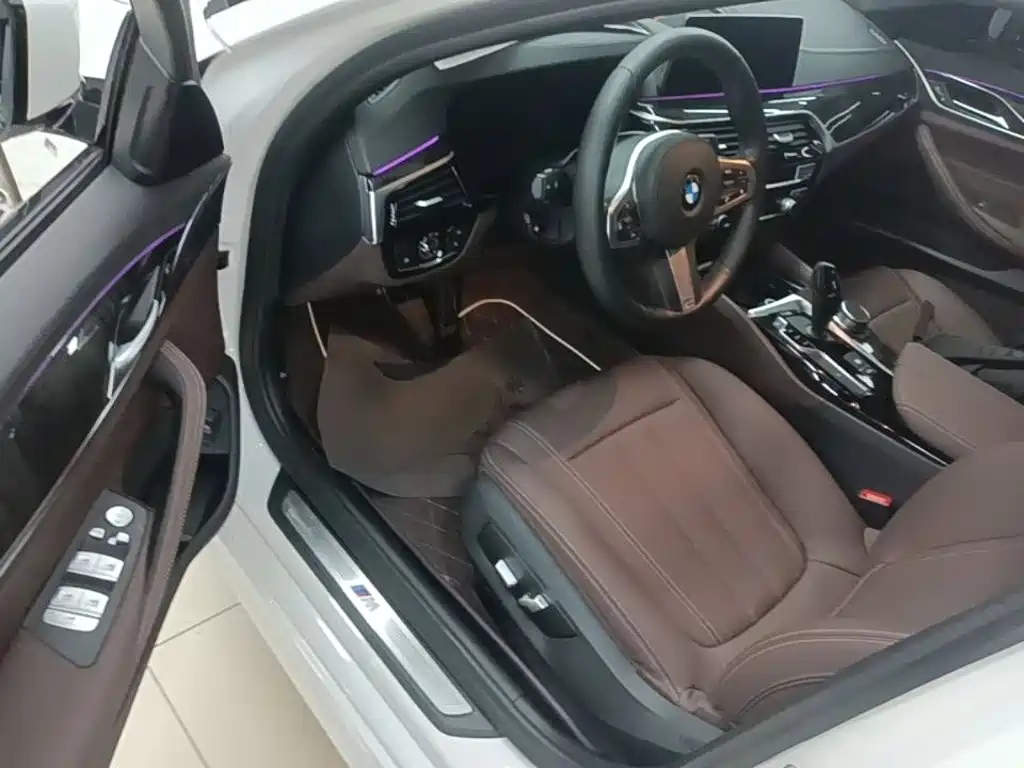 BMW 5 Series — миниатюра 16