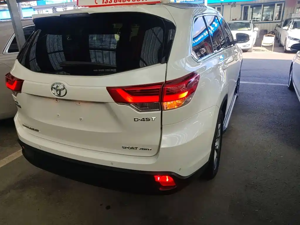 Toyota Highlander — миниатюра 7
