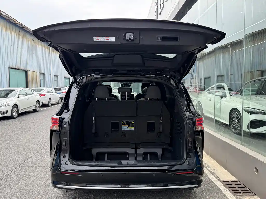 Toyota Sienna — миниатюра 13