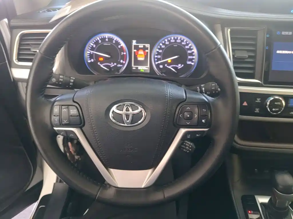 Toyota Highlander — миниатюра 11