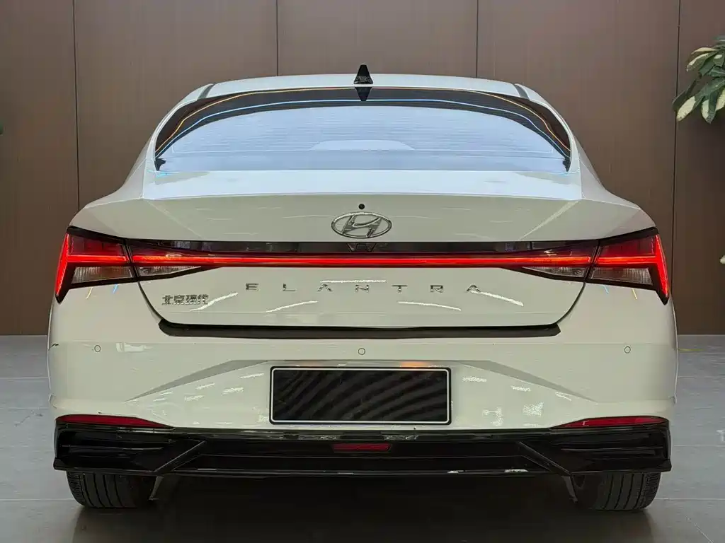 Hyundai Elantra — миниатюра 5