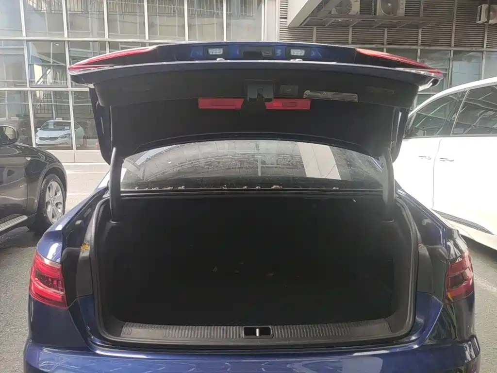 Audi A4L — миниатюра 15