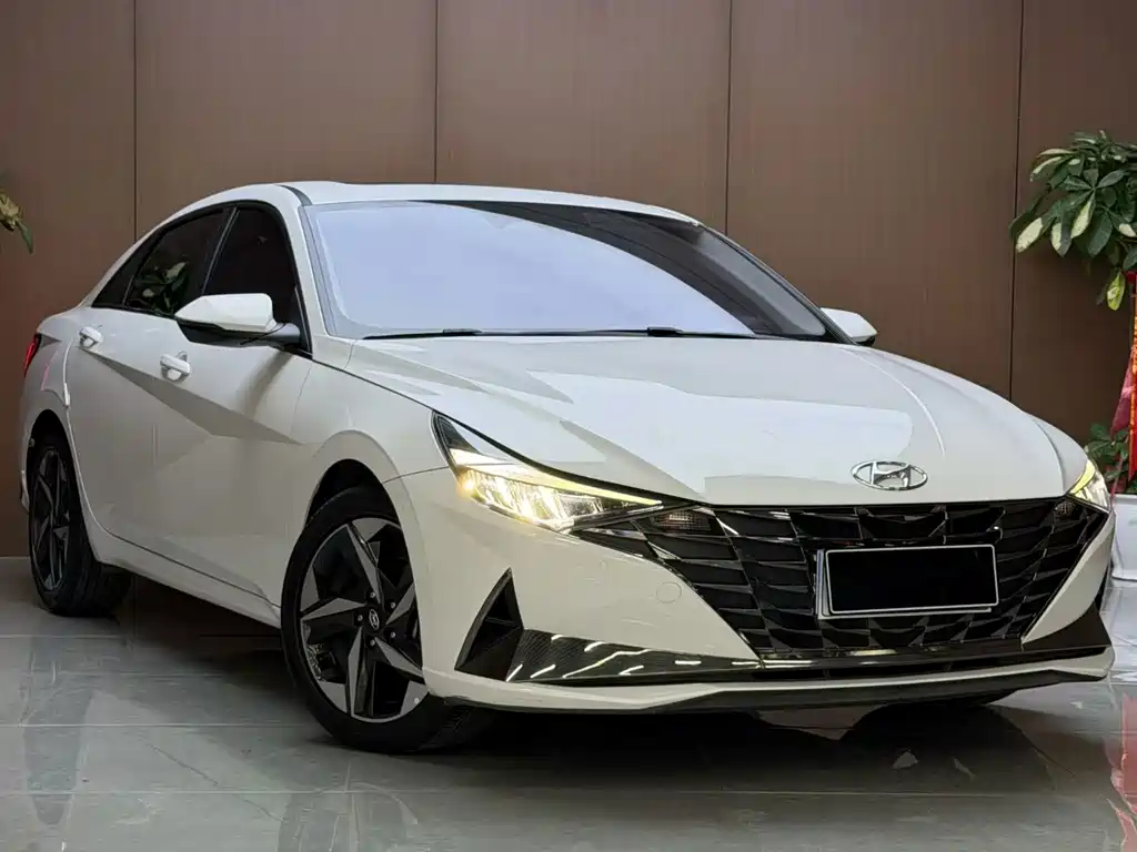 Hyundai Elantra — миниатюра 3