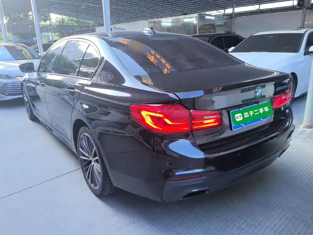 BMW 5 Series — миниатюра 5