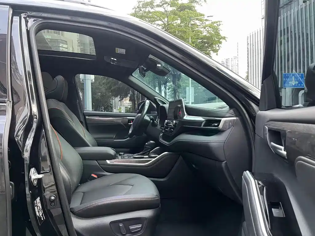 Toyota Crown Kluger — миниатюра 8
