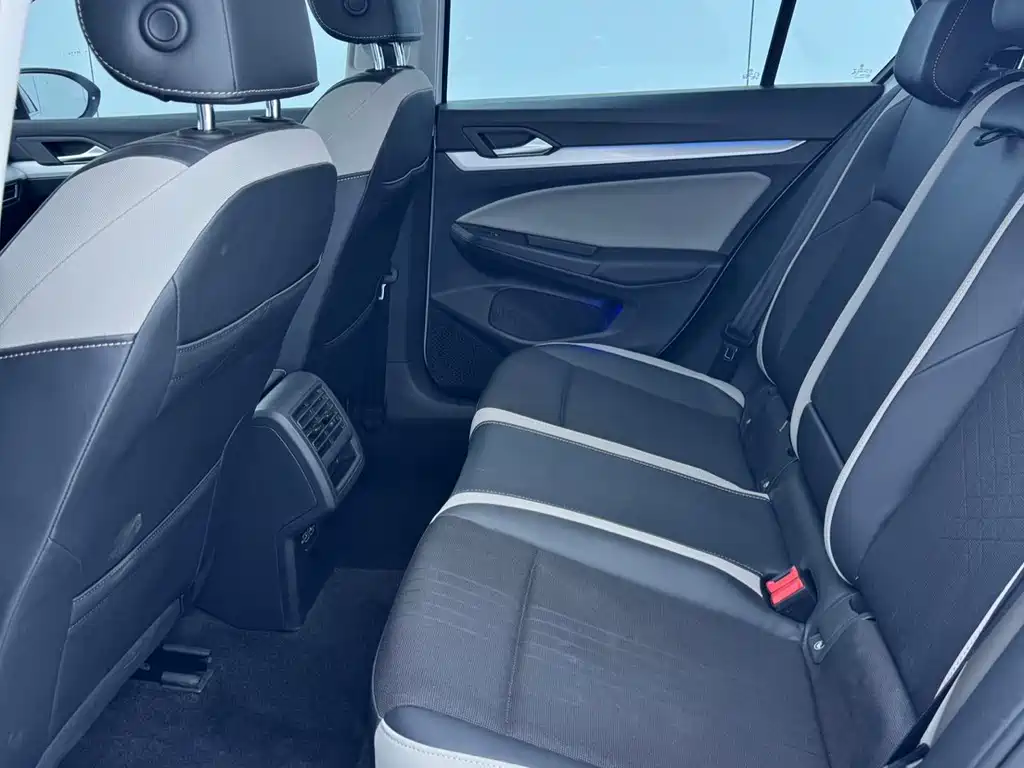 Volkswagen Golf — миниатюра 11