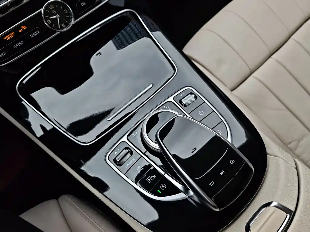 Mercedes-Benz E-Class (Import) — миниатюра 11