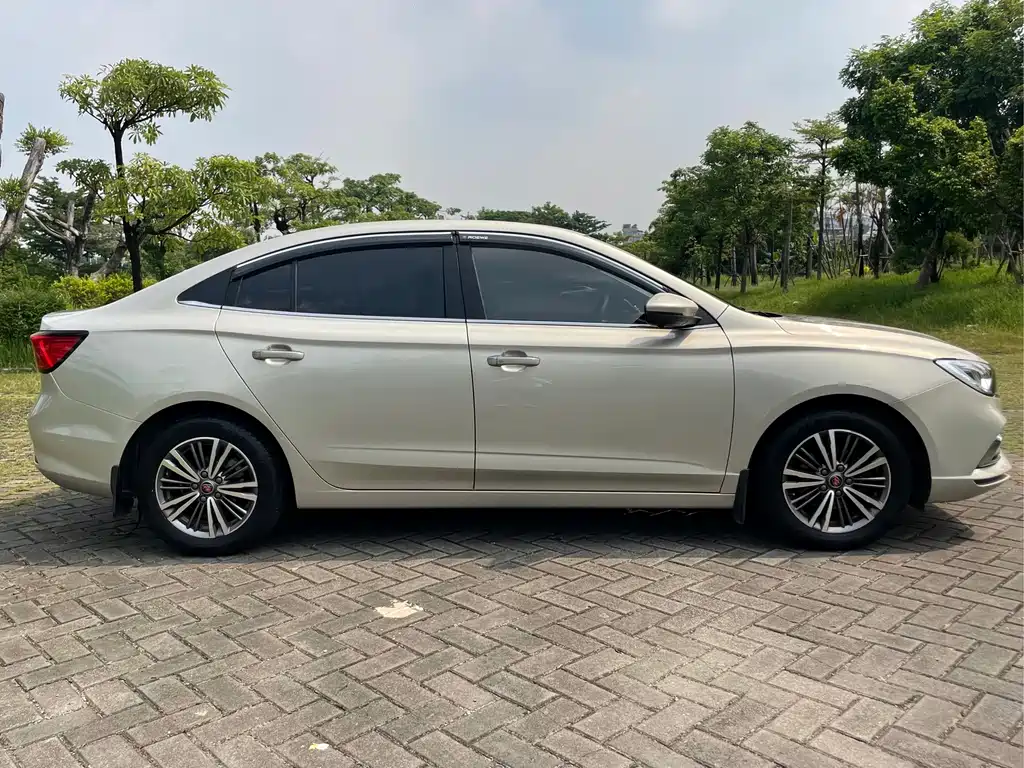 Roewe i5 — миниатюра 12
