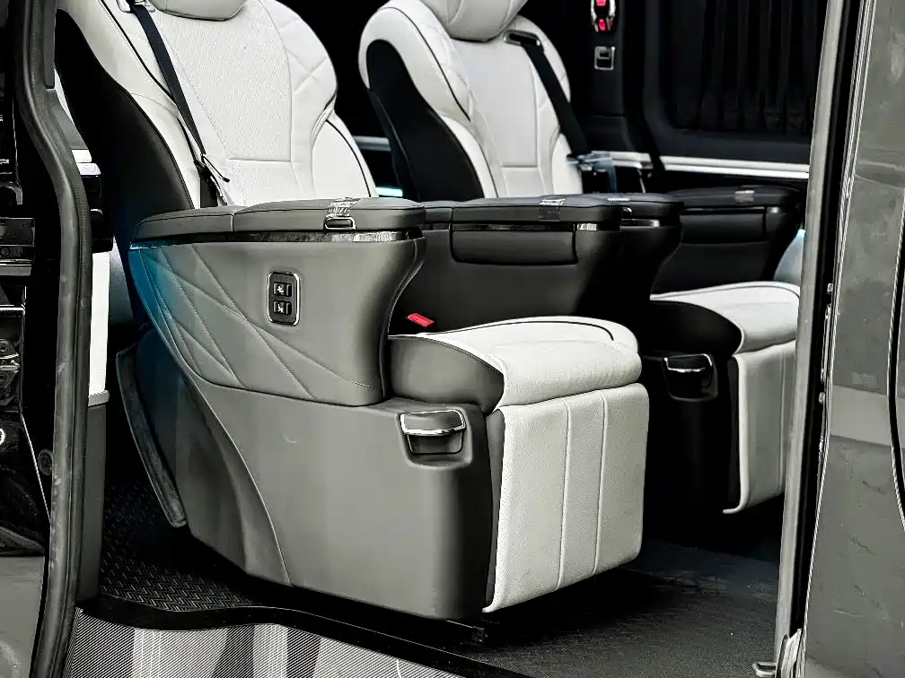 Toyota HiAce 2025 3.5L AT