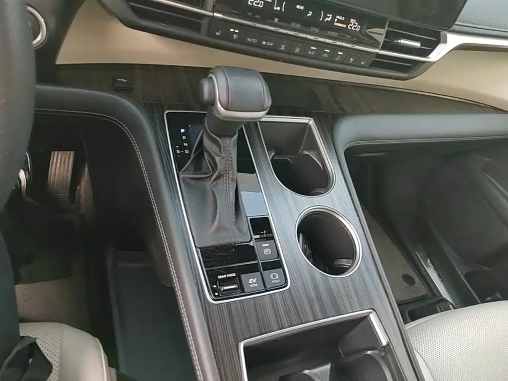 Toyota Sienna — миниатюра 14