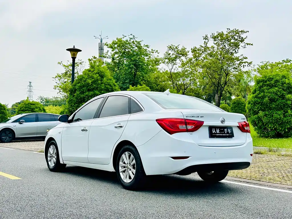 Buick Excelle — миниатюра 8
