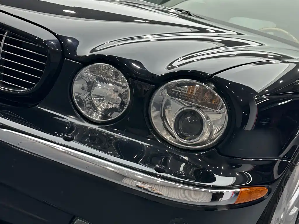 Jaguar XJ — миниатюра 40
