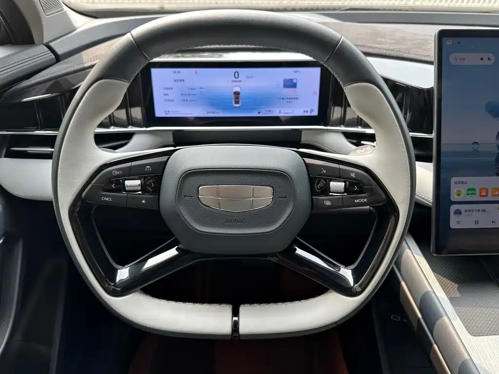Geely Boyue L — миниатюра 13
