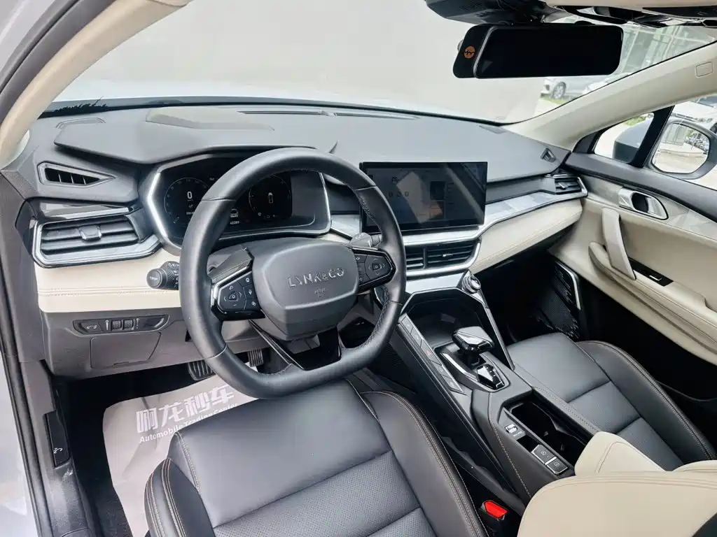 Lynk & Co 06 EM-P 2023 1.5T Remix PHEV Pro