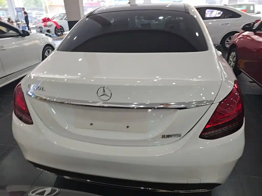 Mercedes-Benz C-Class — миниатюра 6