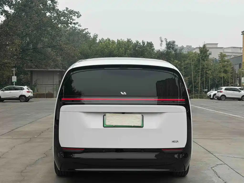 Li Auto Li MEGA — миниатюра 15