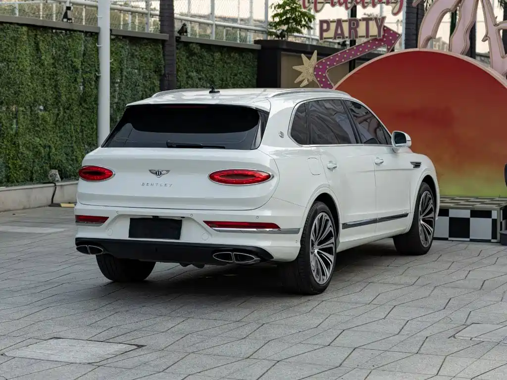 Bentley Bentayga — миниатюра 3