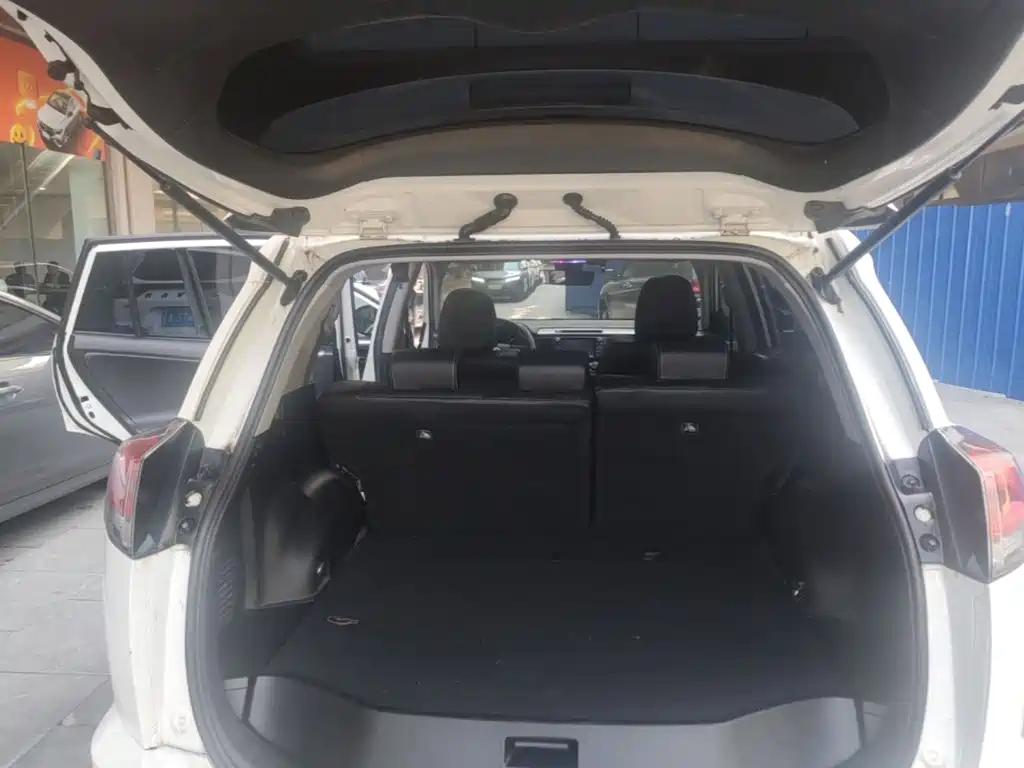 Toyota RAV4 — миниатюра 21