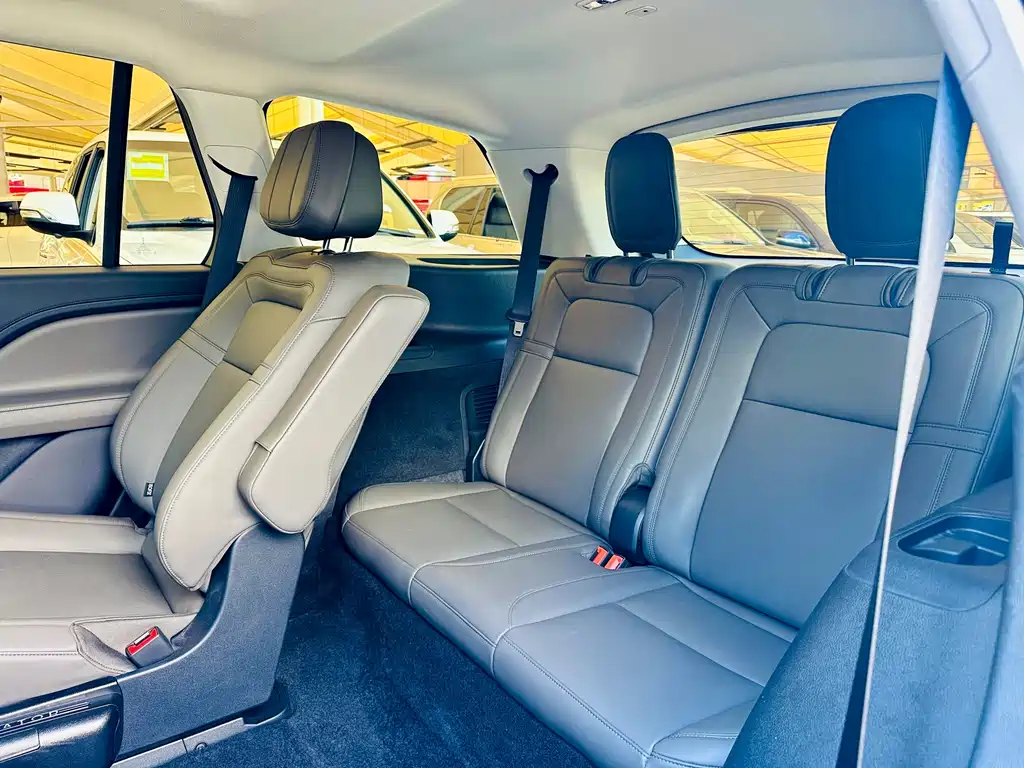 Lincoln Aviator — миниатюра 8