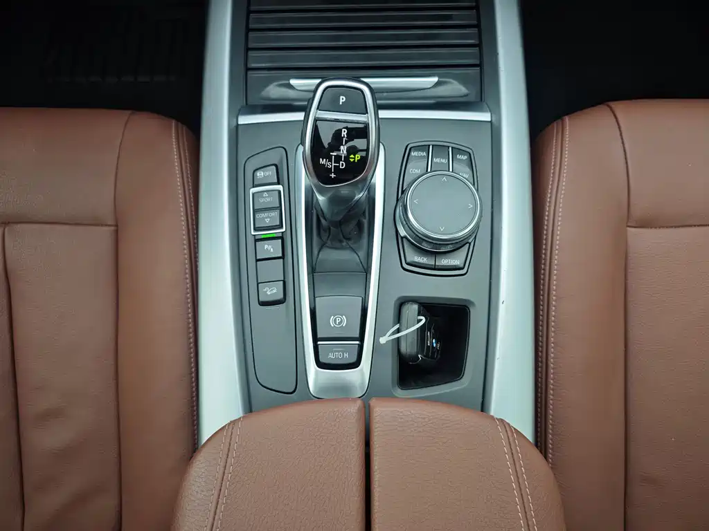BMW X5 (Import) — миниатюра 12