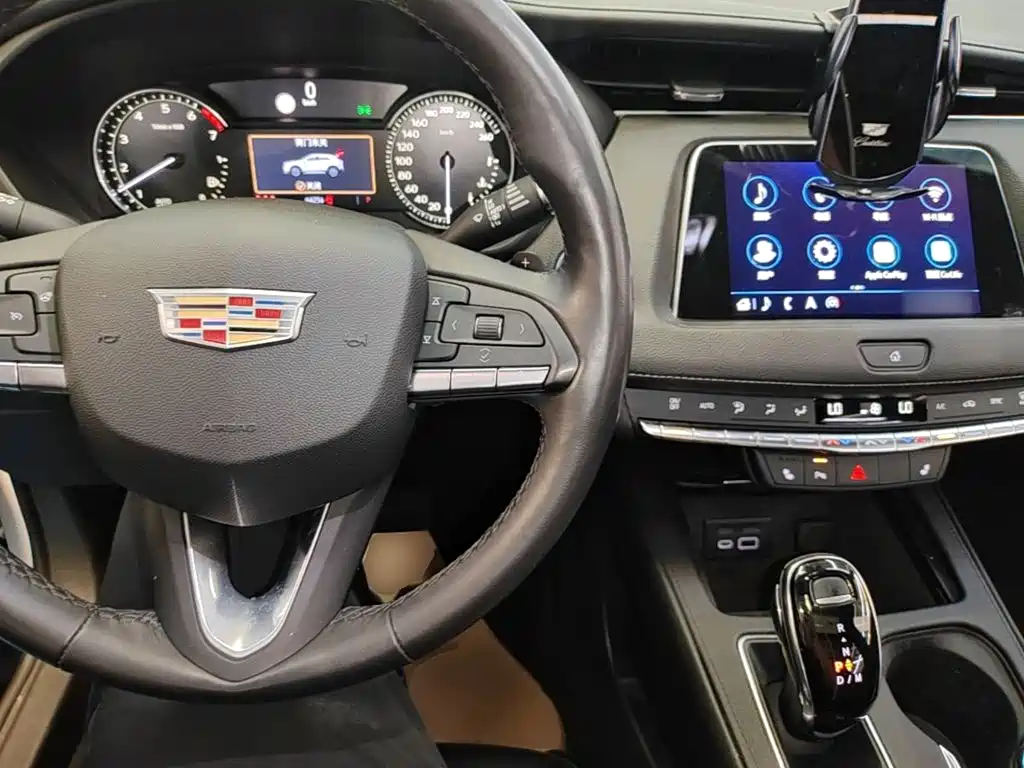 Cadillac XT4 — миниатюра 10