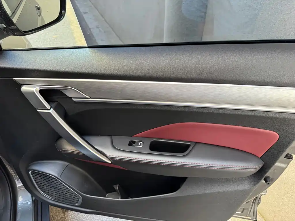 Geely Binyue — миниатюра 12