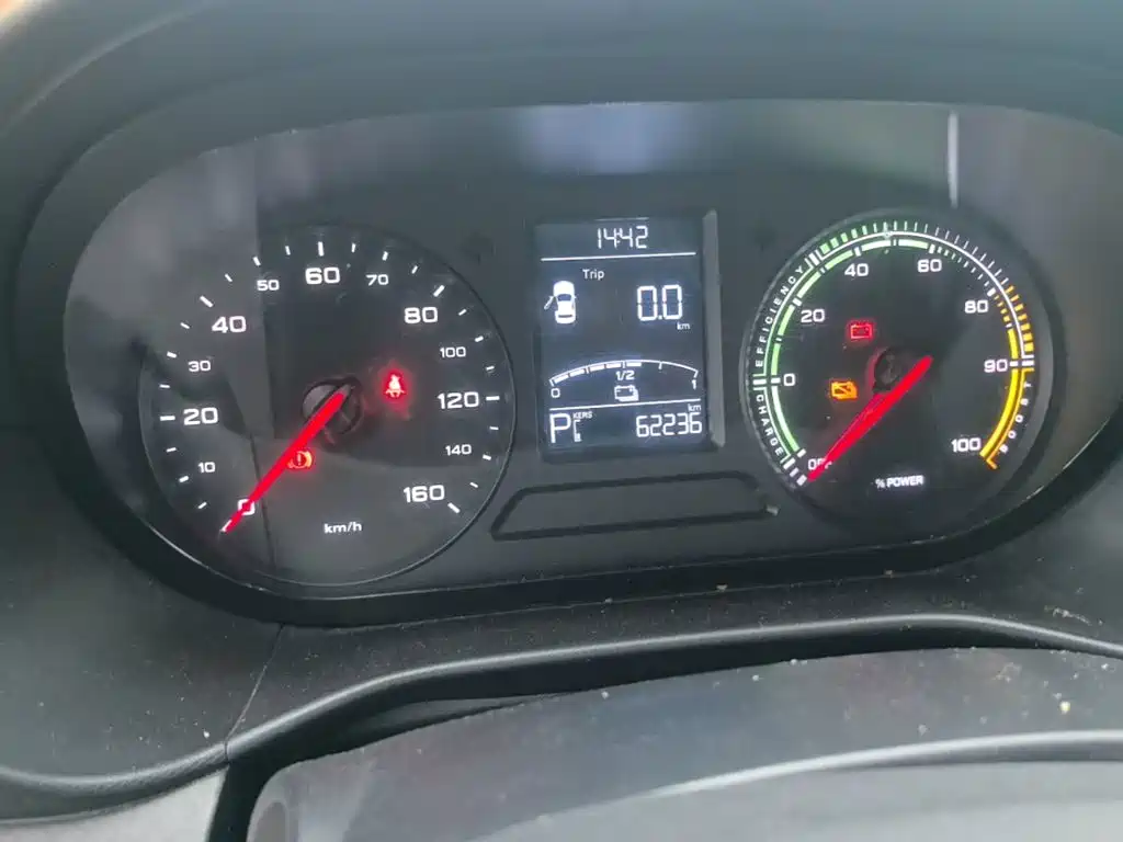 Roewe Clever — миниатюра 12