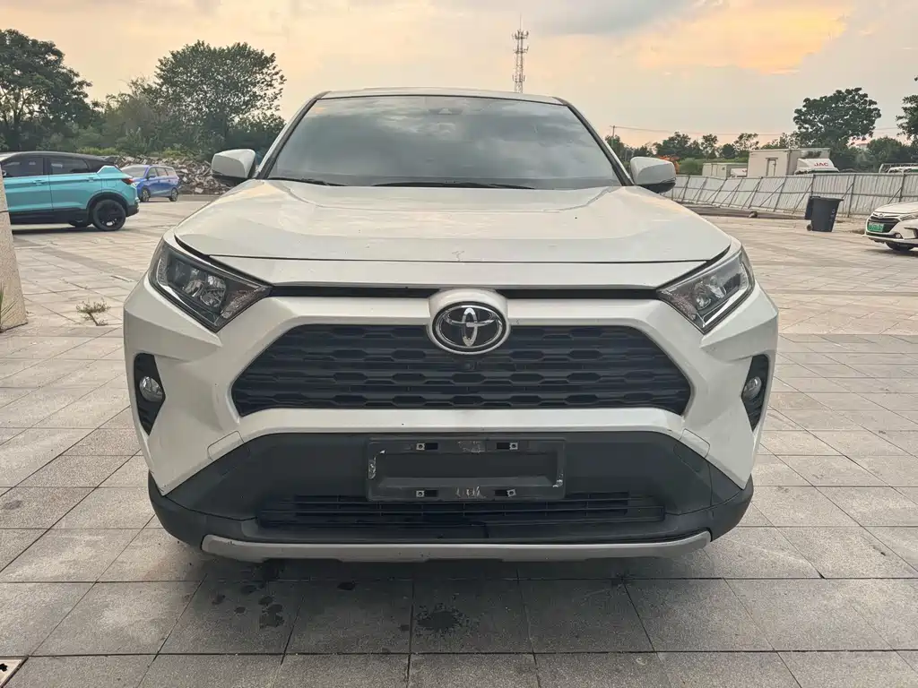 Toyota RAV4 — миниатюра 2